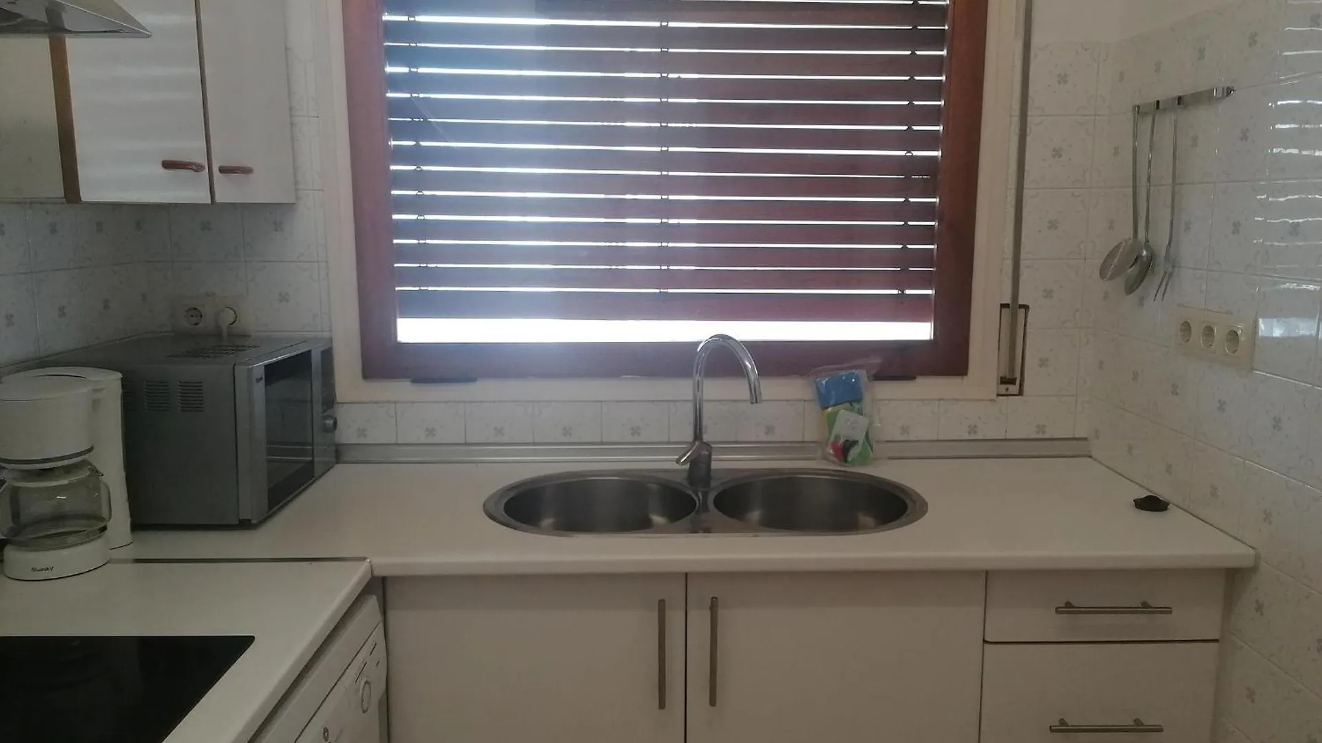 Daire Apartamento Con Vistas, 2ª Linea De Playa, Climatizacion, Wifi, Terraza Y Parking, En Santa Margarita - Es-258-121 Roses İspanya